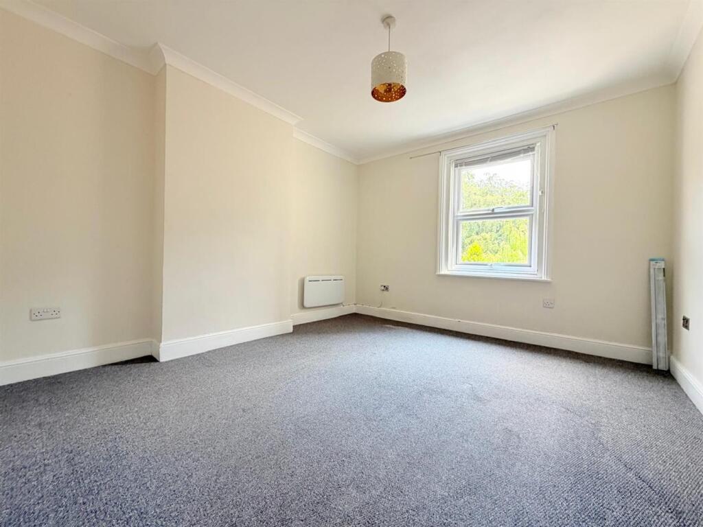 Apartment in Poole - View 4