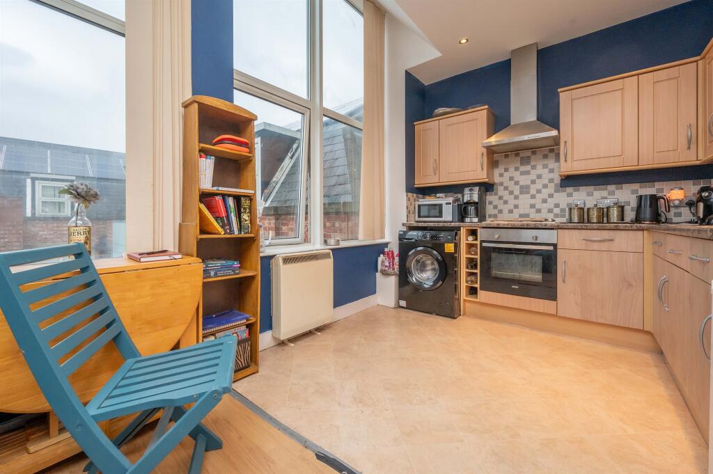 Apartment in Northampton - View 4