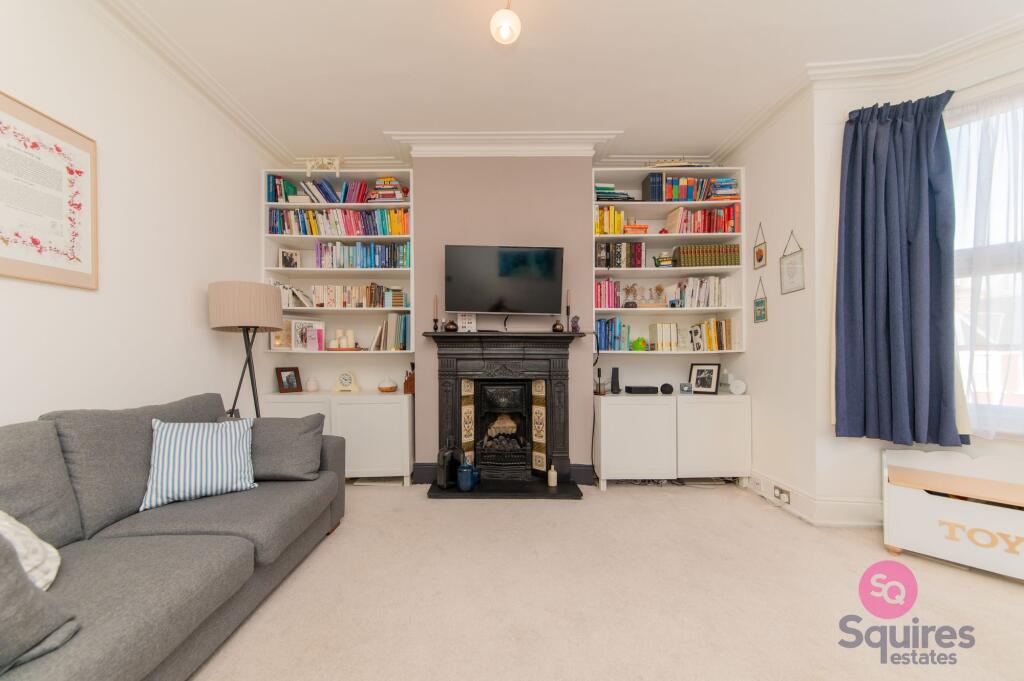 Apartment in London, Church End - More