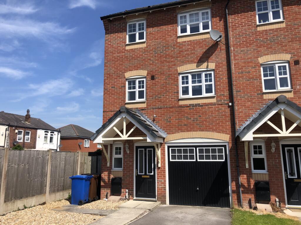 Main image of property: 21 Greenoak Close, Abram, Wigan