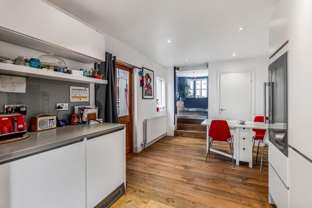 House in London, Colney Hatch - View 4
