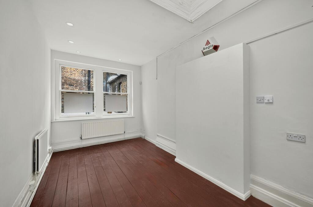 bedroom 4.jpg
