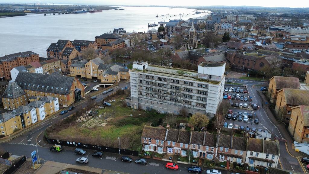 Main image of property: M Block, Gravesend & North Kent Hospital, Stuart Road, Gravesend, Kent, DA11 0BY