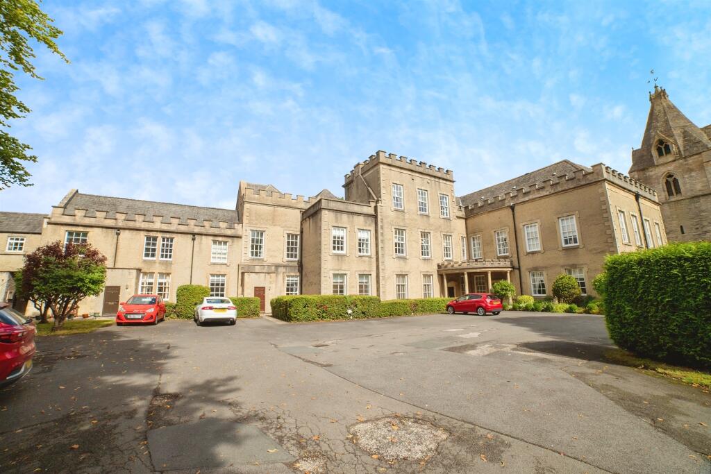 Main image of property: Manor House, Mansfield Woodhouse, Mansfield