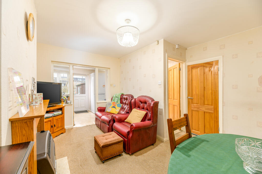 Mead Crescent, Birmingham, B9 photo 4