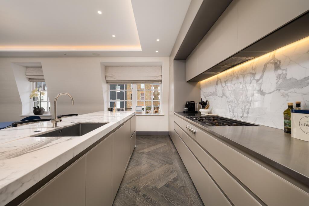 Apartment in London - View 5