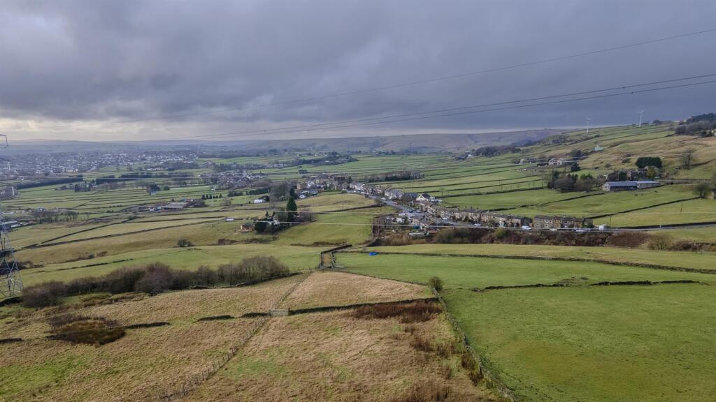 Additional image 6 of Shugden Barn, Roper Lane, Queensbury, BD13 2NT