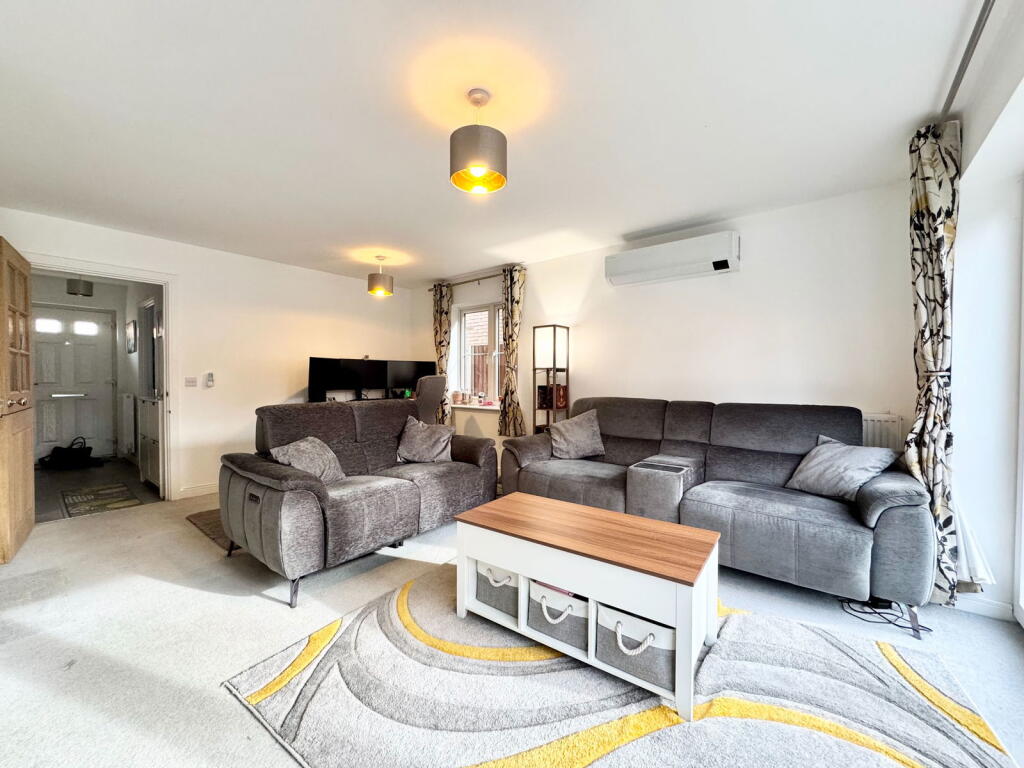 House in Wellingborough - More