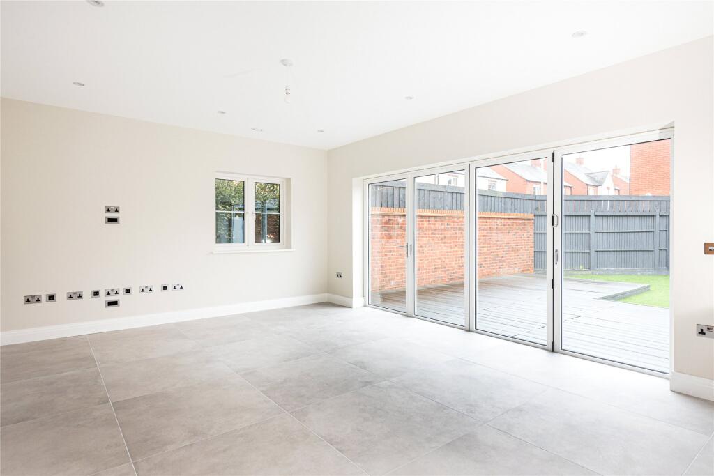 Brook Farm Close, Stoke Hammond, Milton Keynes, Buckinghamshire, MK17 photo 3