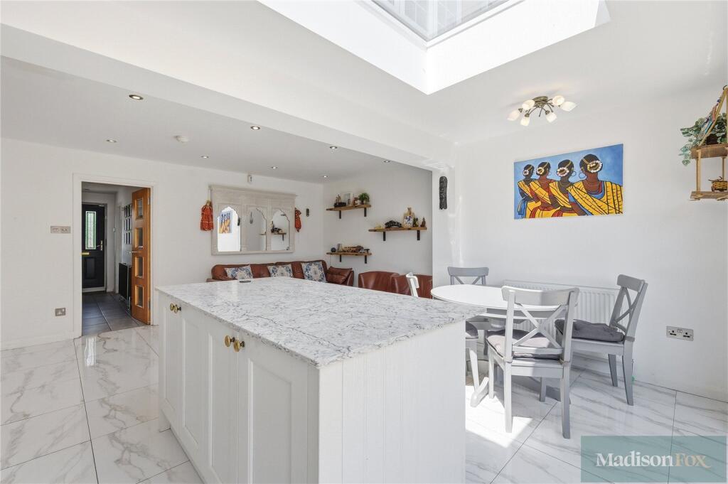 House in London, South Woodford - More