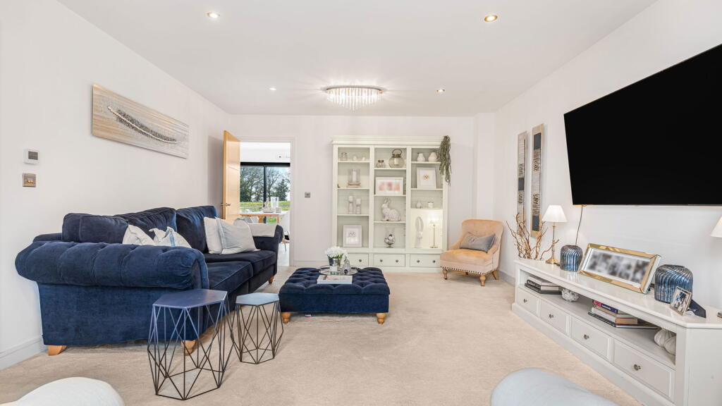 House in Birmingham, Sutton Coldfield - View 4