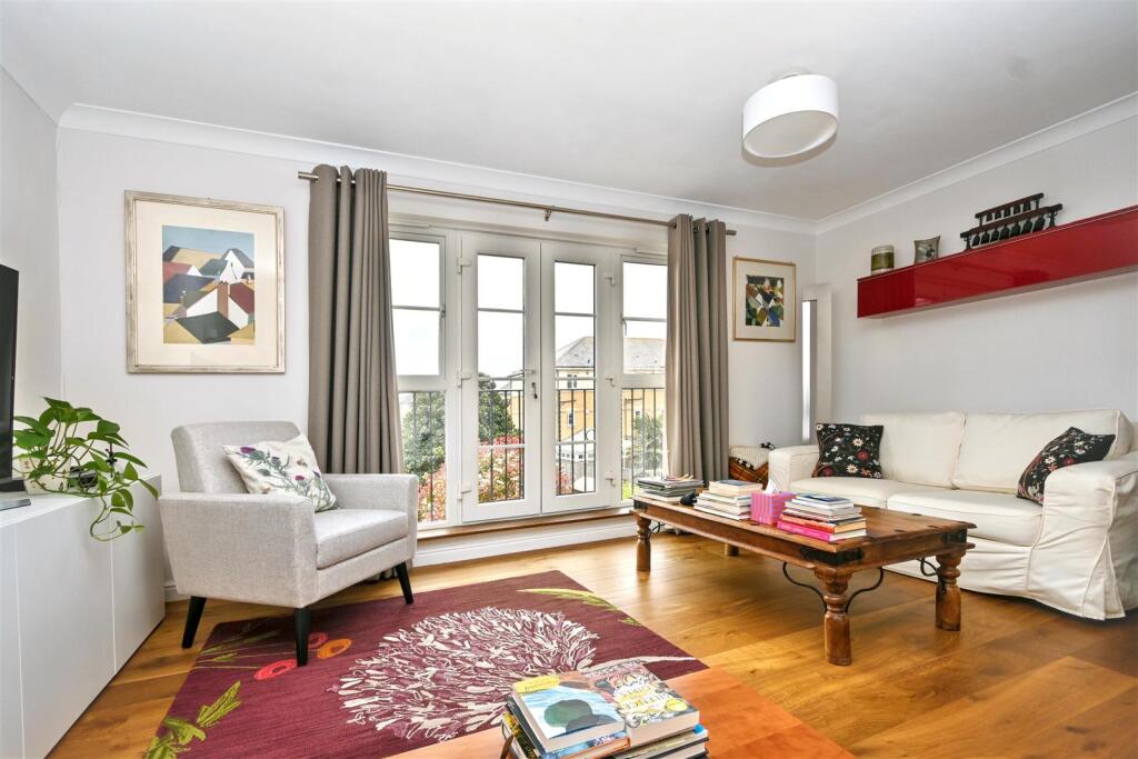 House in Eastbourne, Crumbles - View 3