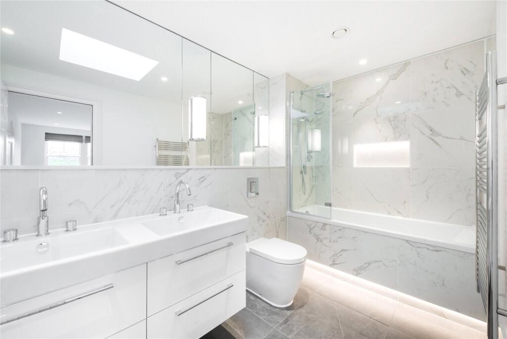 Apartment in London, St Giles, Bloomsbury - View 3