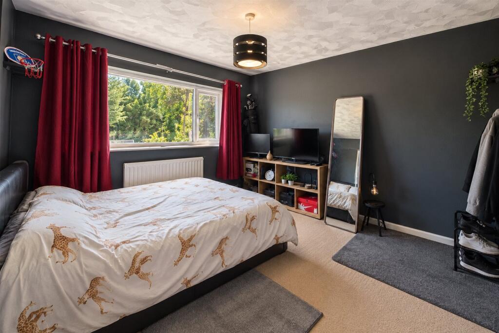 House in Redhill - View 2
