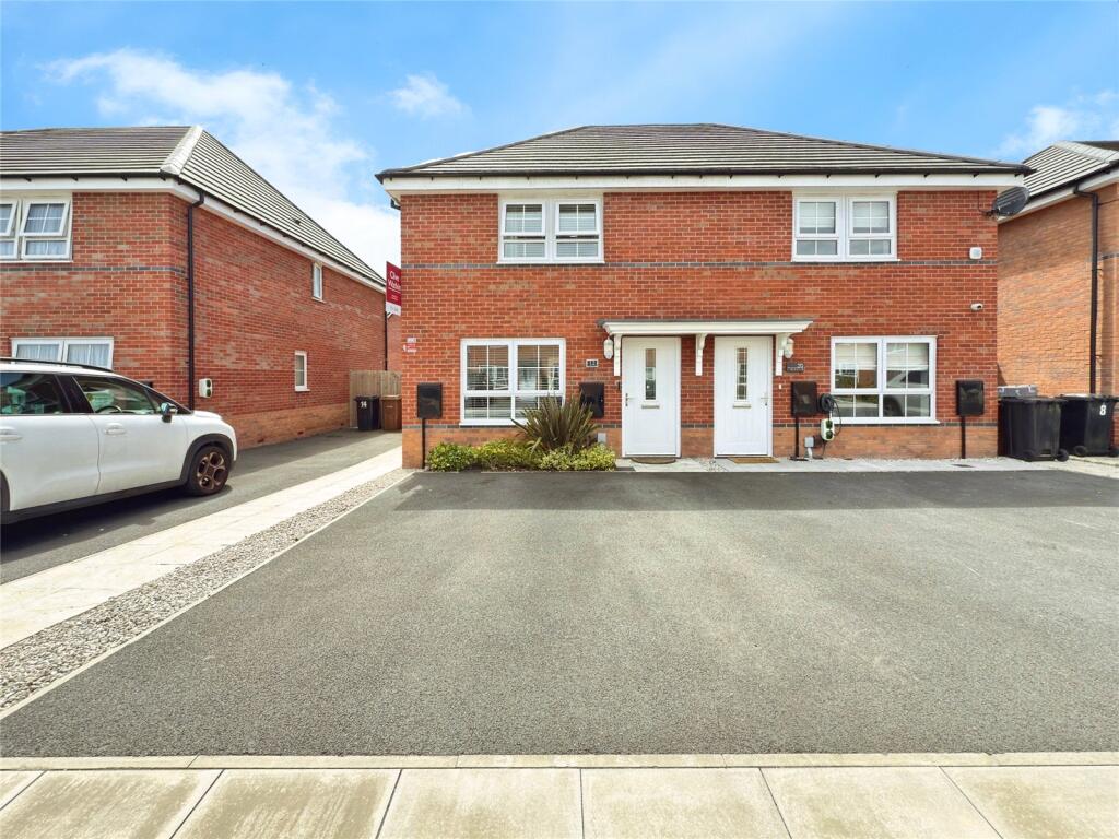 3-bed semi-detached on Sundial Close, Thornton, Merseyside, L23, £250,000
