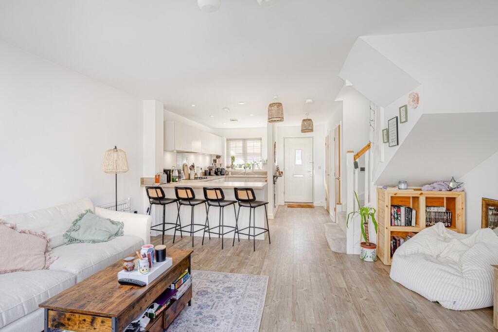 Franklin Drive, Elsenham, Bishop's Stortford, Herts, CM22 photo 4