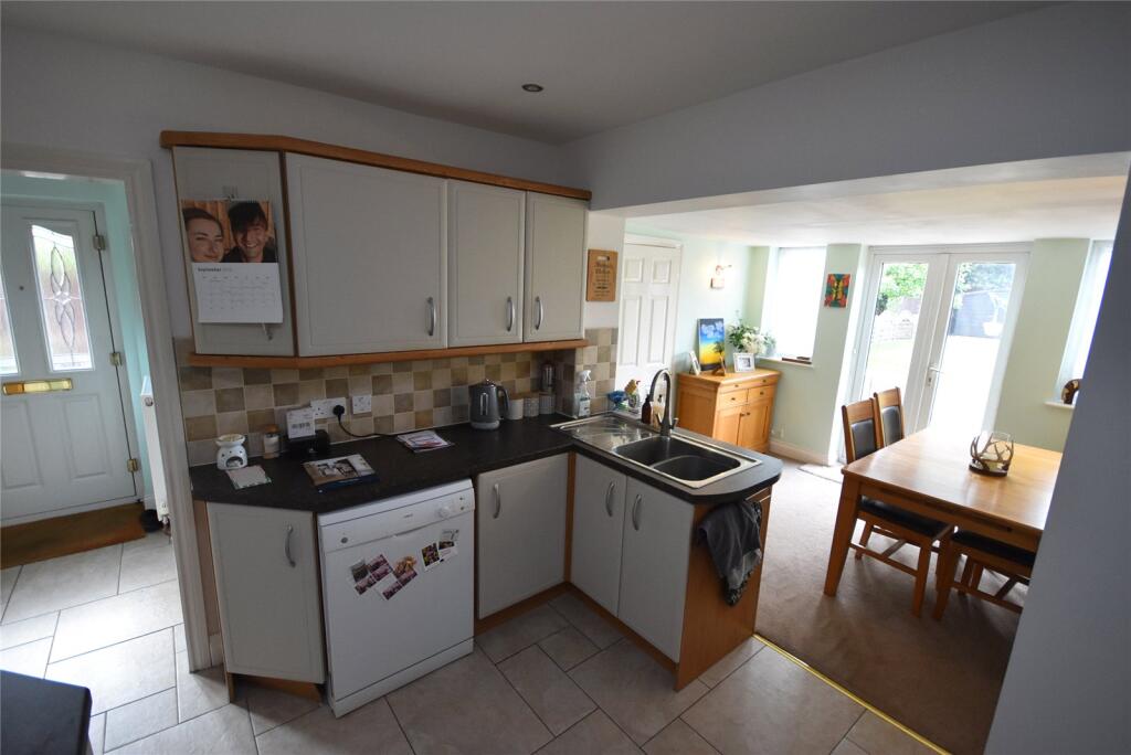 House in Barton-le-Clay, Central Bedfordshire - More