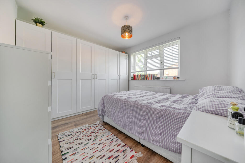 Elmbourne Drive, Belvedere - View 3