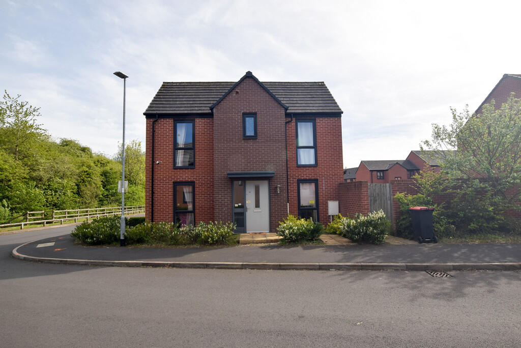 Main image of property: Parkland Avenue, Dawley, Telford, TF4 2EU