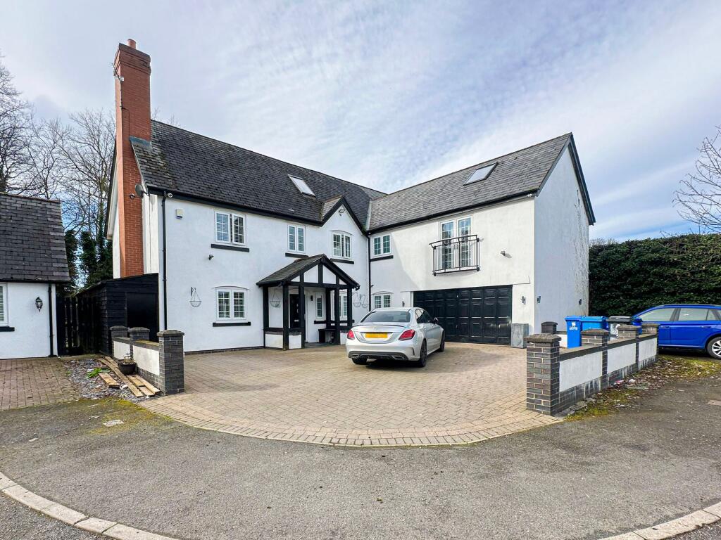 Hackbridge House 6 bedroom detached house for sale in Carriage Close, Hale Village, L24
