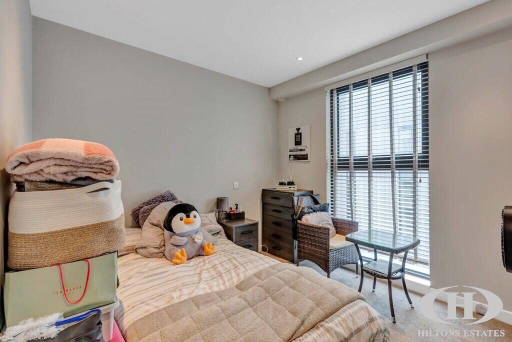 Apartment in Slough - View 4