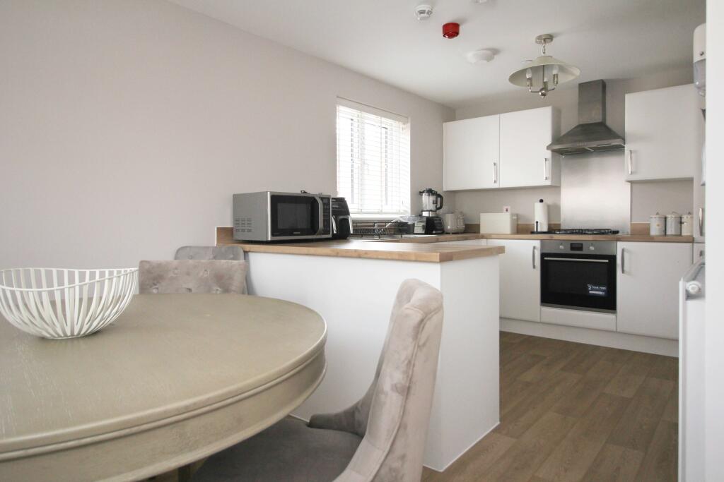 House in Cardiff, Llanharan - View 5