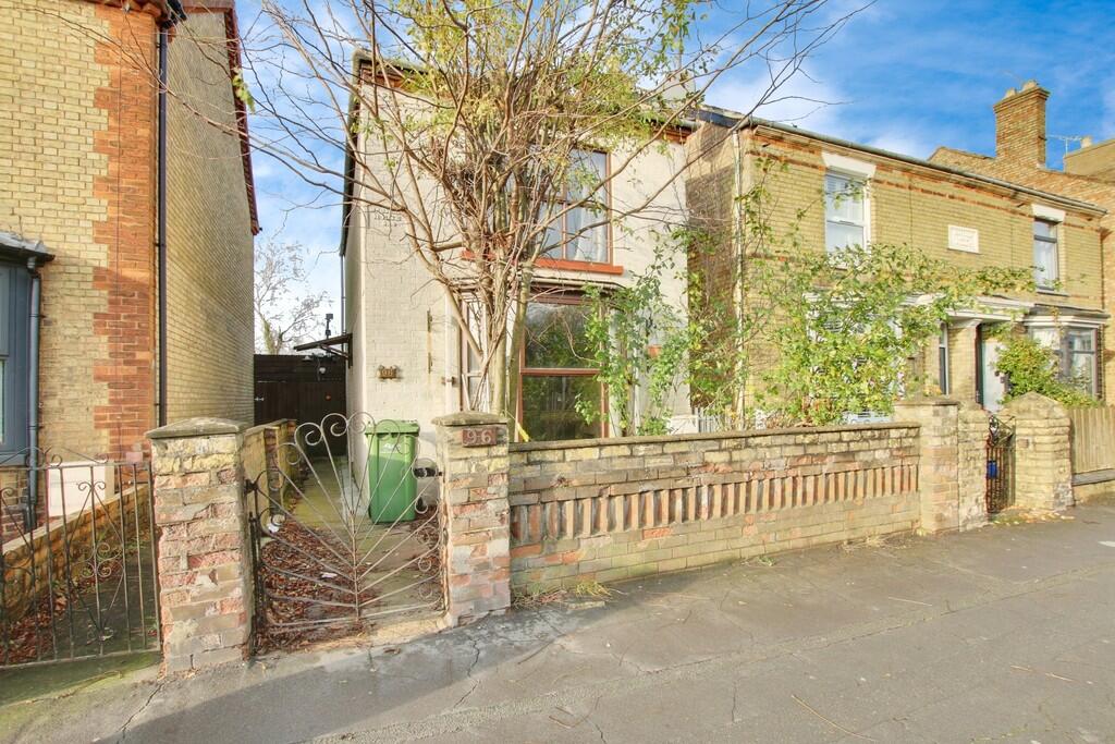 2-bed detached on Station Road, March, £175,000