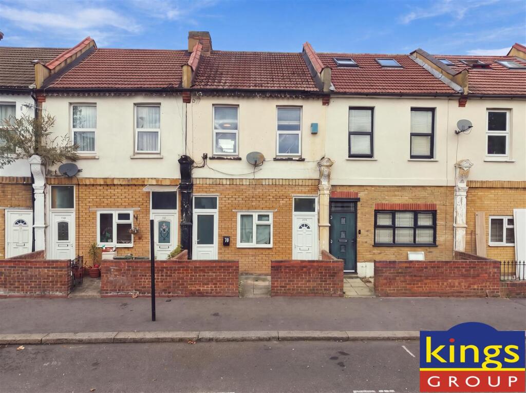 2-bed flat on Boundary Road, Walthamstow, £450,000