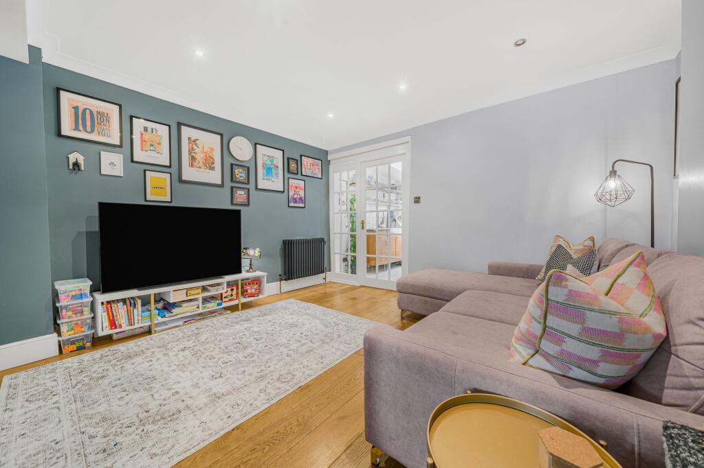 House in London, Spring Grove - More