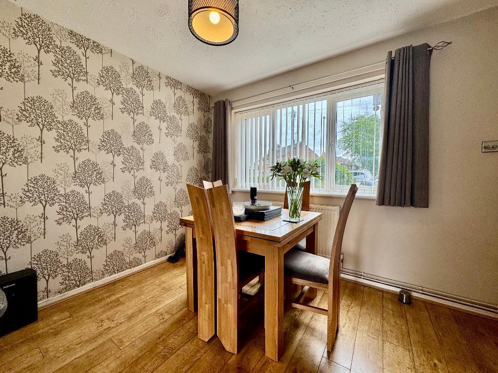 Hollybush Road, Vauxhall Park, Luton, Bedfordshire, LU2 9HQ - View 3