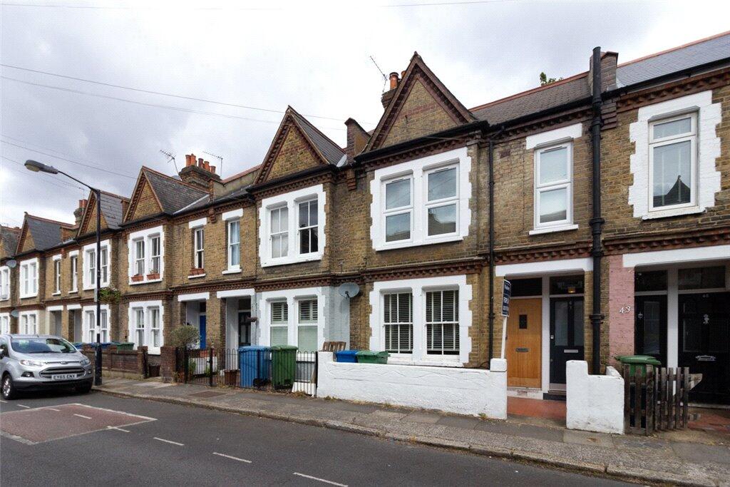 2 bedroom maisonette for rent