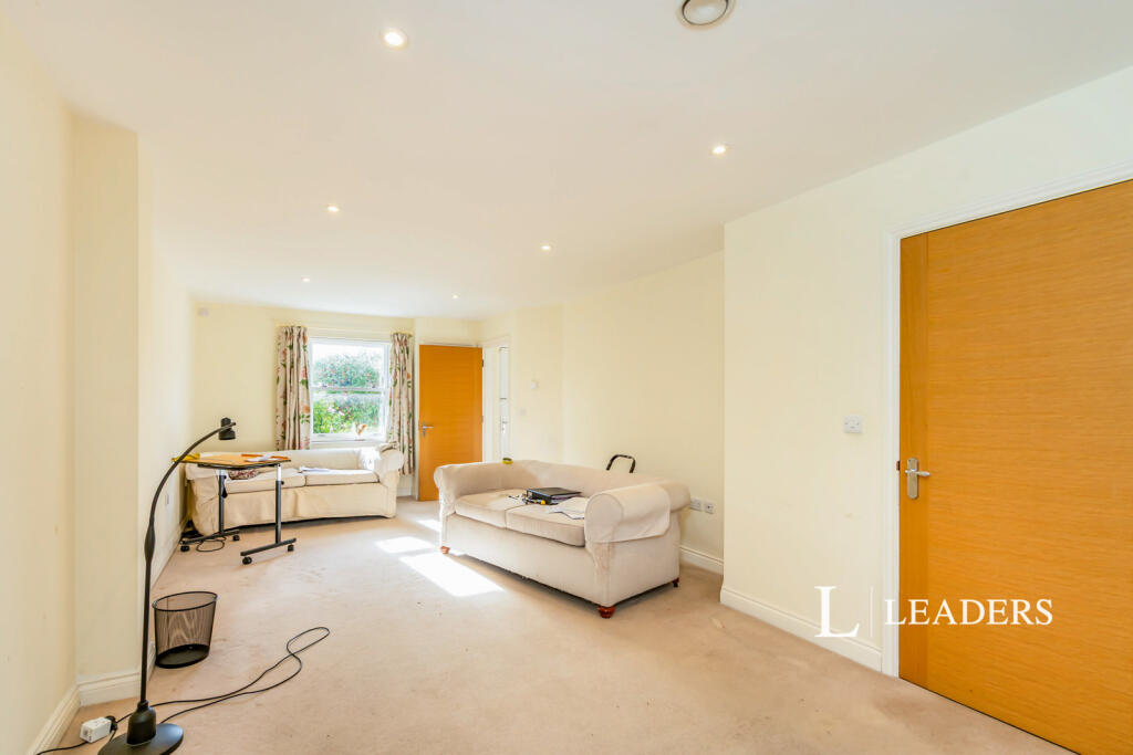 House in Portsmouth - View 3