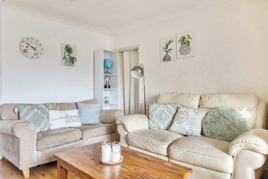 House in Guildford - View 4