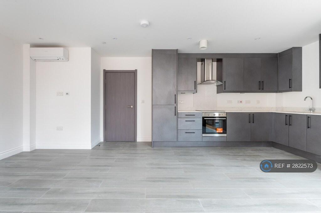 Main image of property: Staines Road, Hounslow, TW4