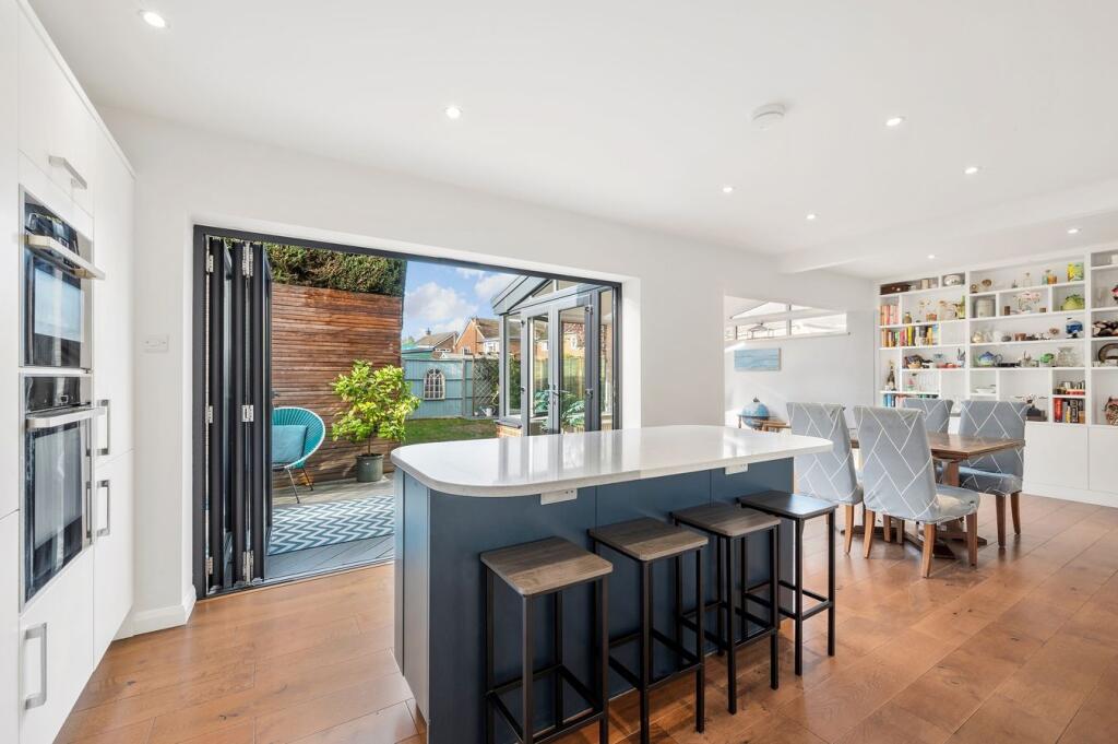 House in Walton-on-Thames, Surrey - View 5