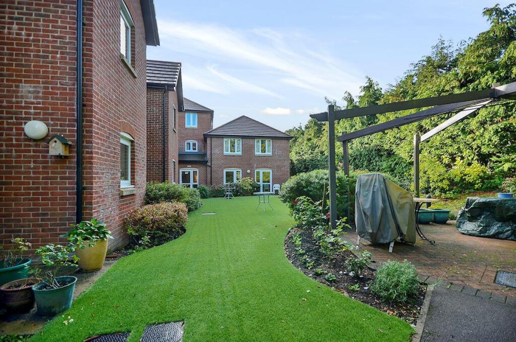 Main image of property: Cherrett Court, Ringwood Road, Ferndown