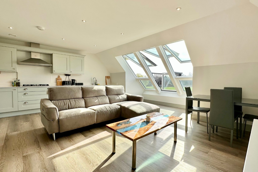 Apartment in Reading, Barkham - View 5