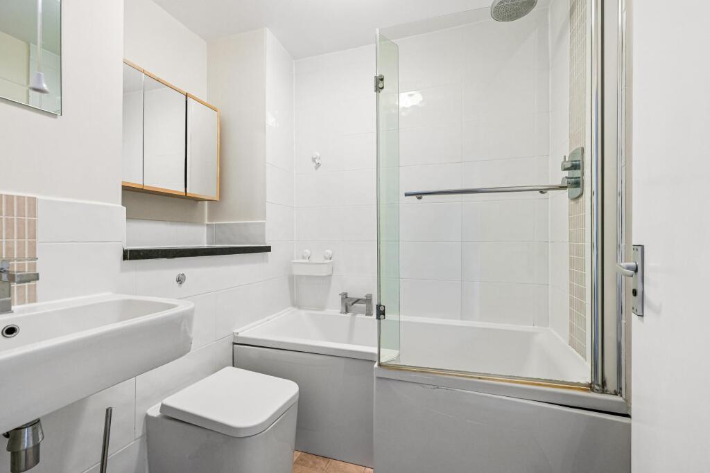 Apartment in London - View 5