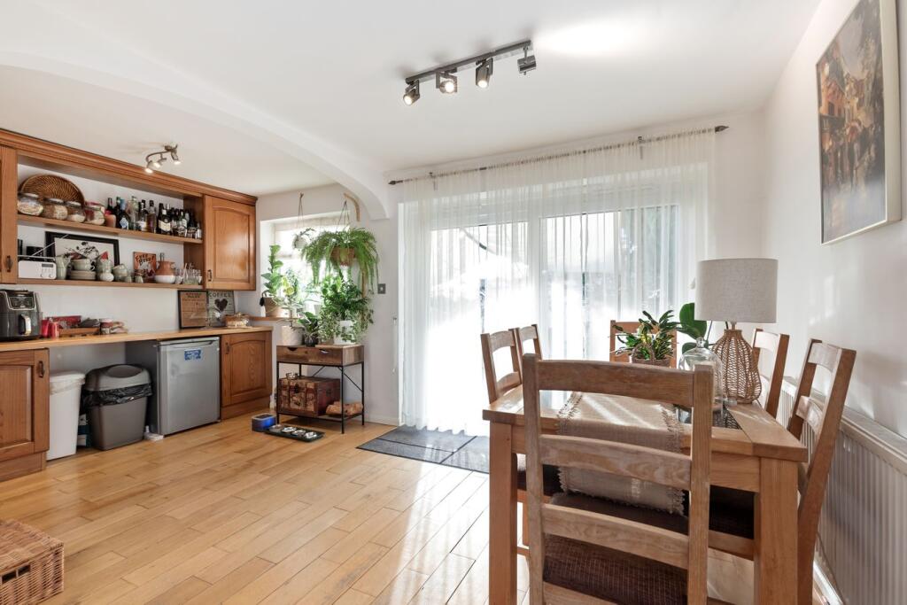 House in London - View 3