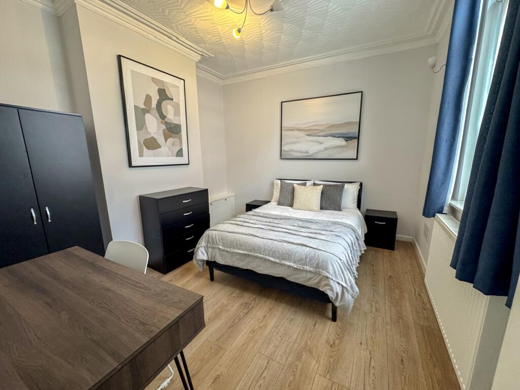 Main image of property: Broad Street, Newcastle-under-Lyme, ST5