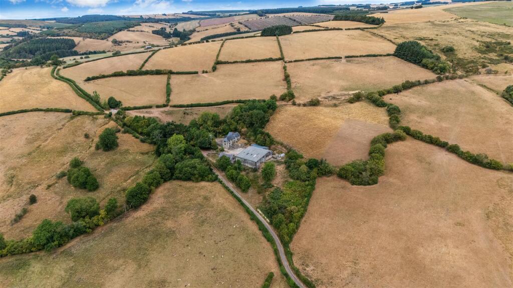 House in Llandrindod Wells, Bettws-y-Crwyn - View 3
