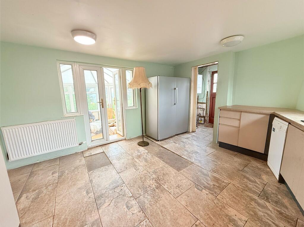 House in Huddersfield - View 4