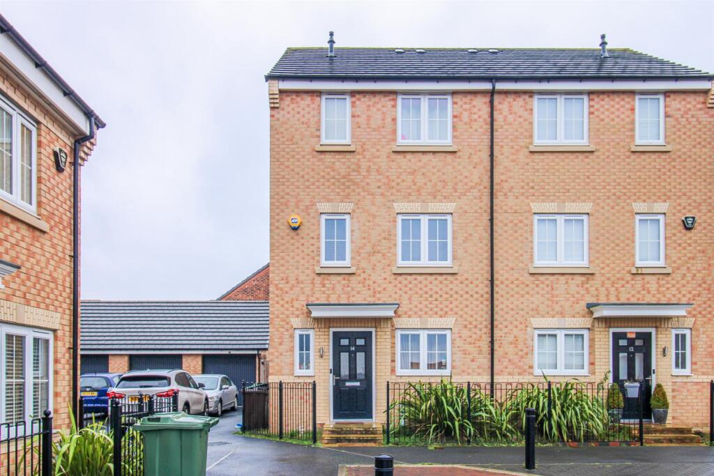 Main image of property: The Fouracres, Wakefield, WF1 4FJ