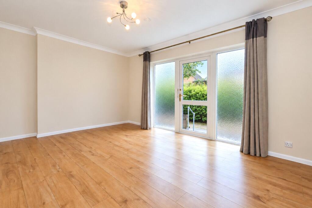 Apartment in Woking, Surrey - View 2