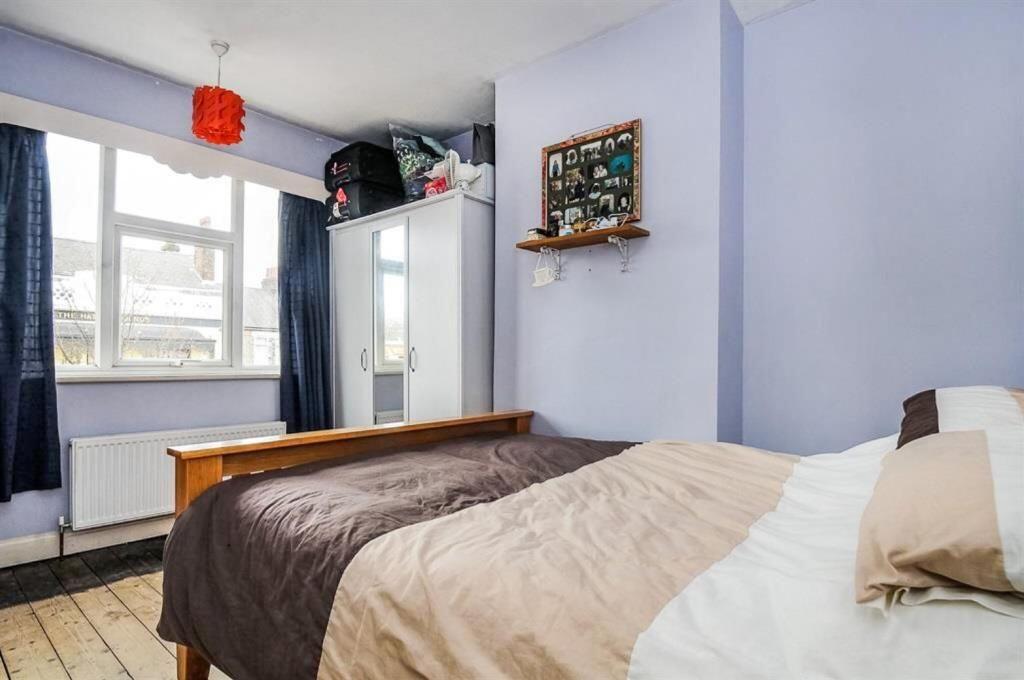 Main image of property: Purley Way, Croydon, CR0 4NS