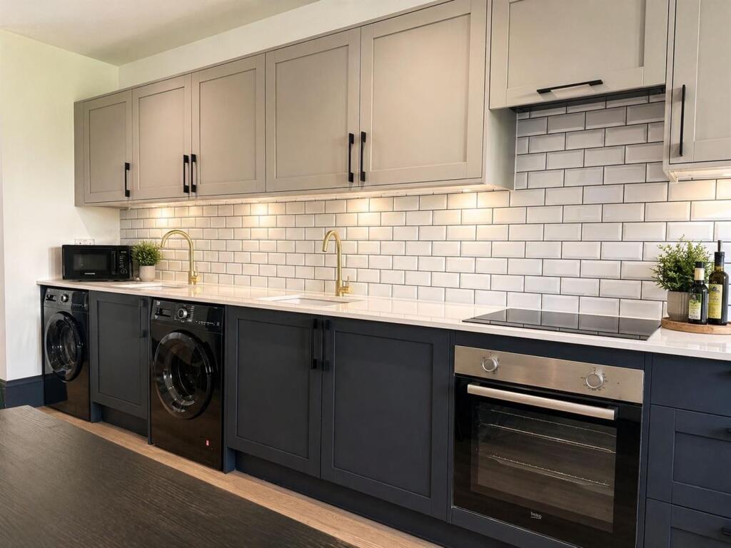 House in Southend-on-Sea, Leigh-on-Sea - More