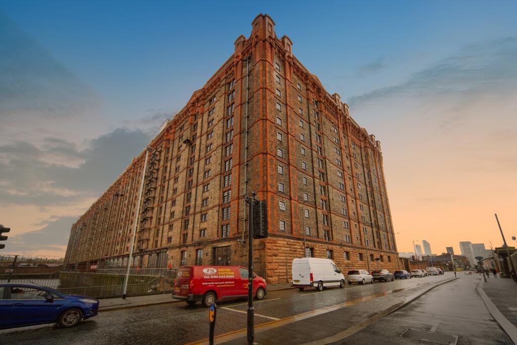 2-bed flat on Regent Road, Liverpool, L3, £360,000