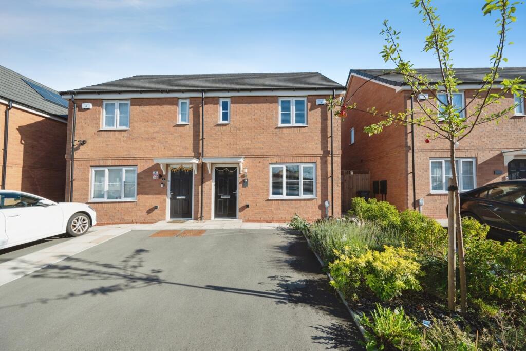 3-bed semi-detached on Sundowner Grove, Tipton, West Midlands, DY4, £280,000