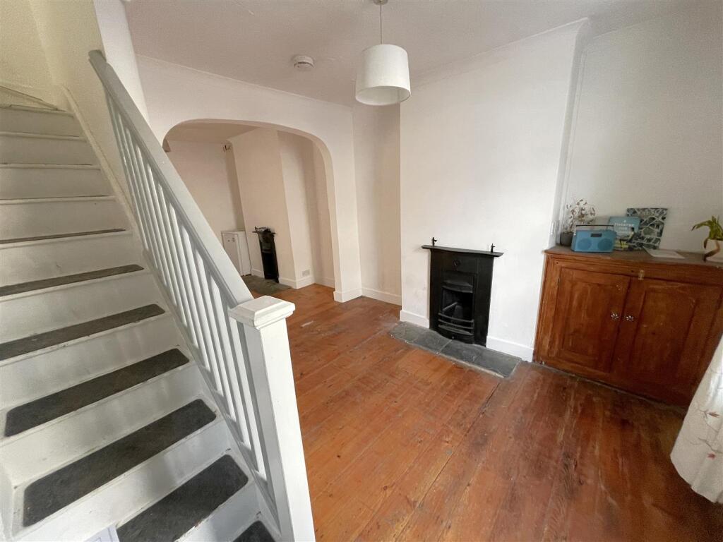 House in Cheltenham, Marle Hill, St Paul’s - View 2