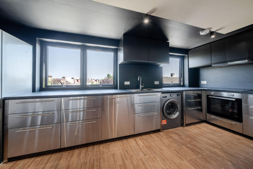 Apartment in London - View 2
